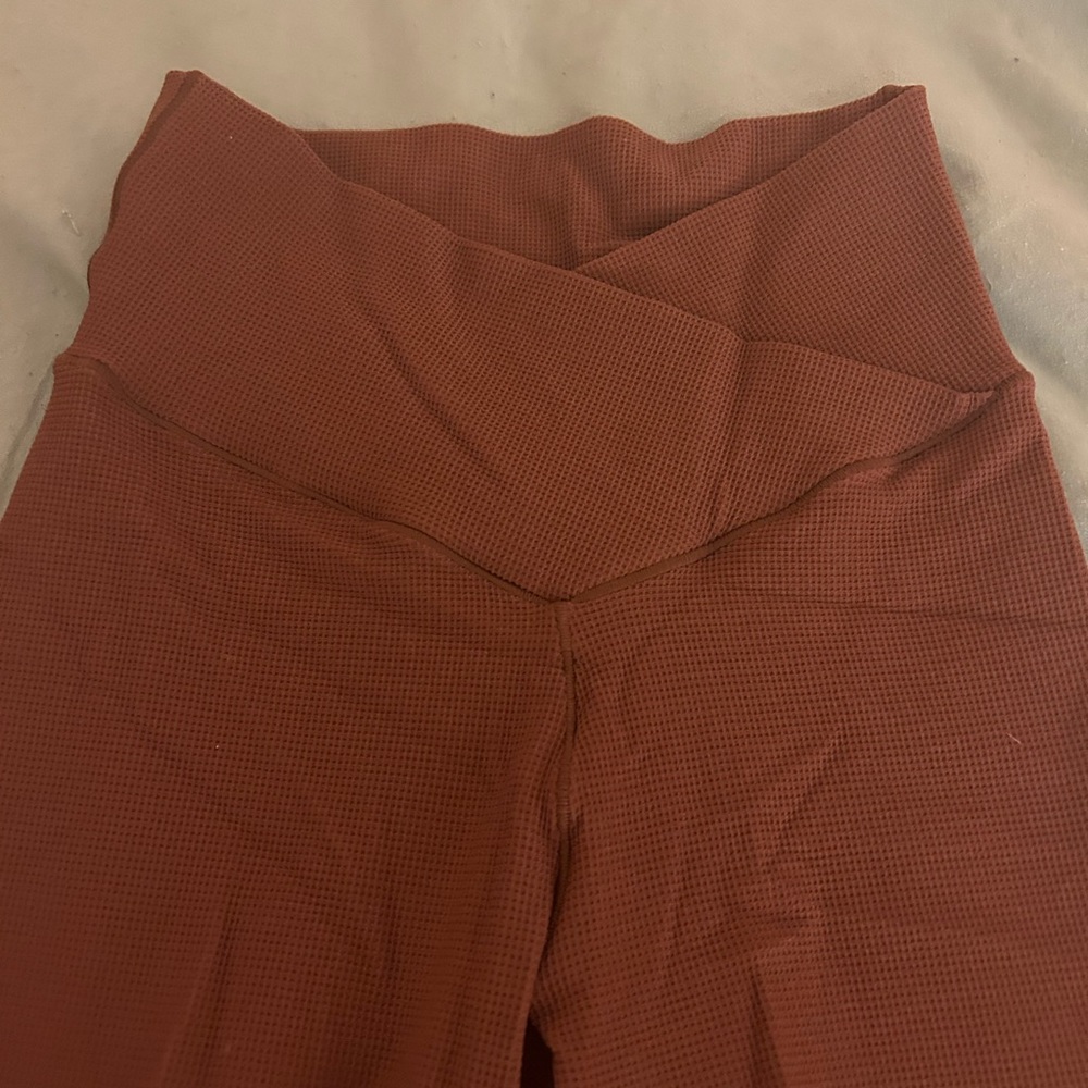 Crisscross waste, brown, waffle, knit leggings